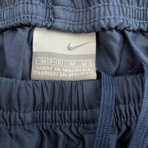 Women’s Nike Capris - Picture 3 of 4